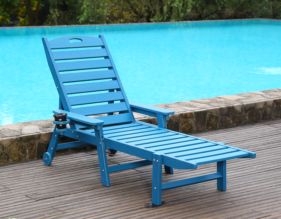Poltrona lounge Adirondack a bordo piscina in HDPE blu pronta per l'immersione